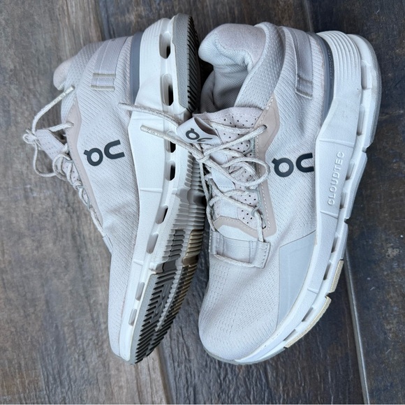 On Running Women’s Ice Sand - Picture 2 of 3